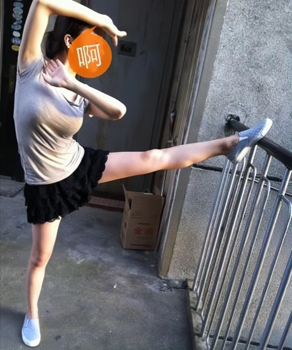 她曾经与马诺齐名，身材颜值皆不落下风，可惜迟了两年