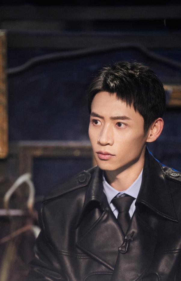 王鸥|《大侦探8》第二案剧照：何炅蒲熠星变成嫌疑人，王鸥优雅妆容！