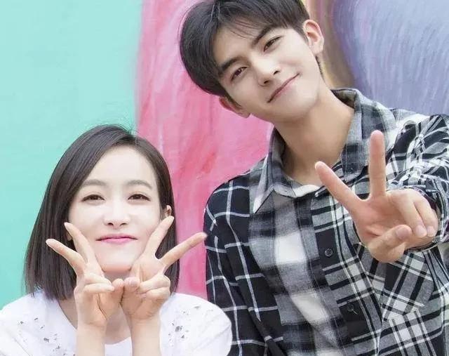 穿衣搭配 演“姐弟恋”不油腻的7位女星，个个浑然天成