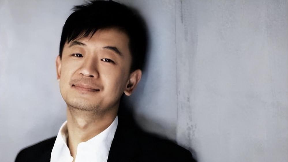 黄海波|《狂飙》程程素颜和老公黄海波打高尔夫，男方发福差点认不出，黑脸不耐烦