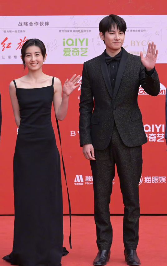 胡先煦|胡先煦发腮登上热搜，面部浮肿被指像40岁，本人回应：再也不吃了