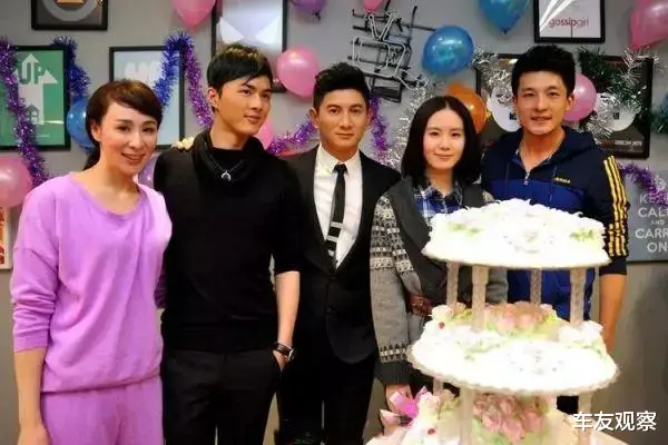 吴奇隆|一家三口的幸福时刻,吴奇隆带儿子为刘诗诗庆生温馨有爱