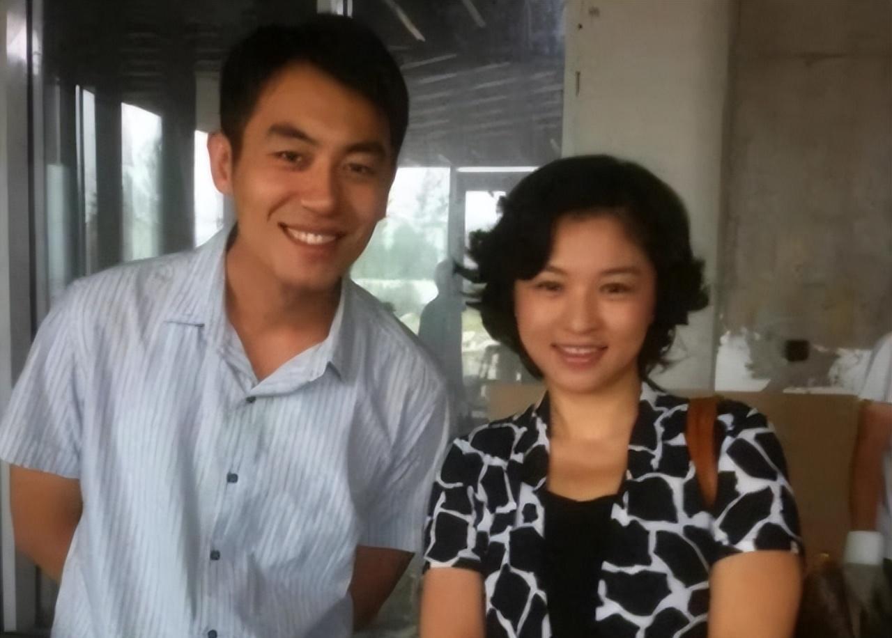 演员魏小军:40岁走红,45岁“消失”,如今新身份露面惊艳众人