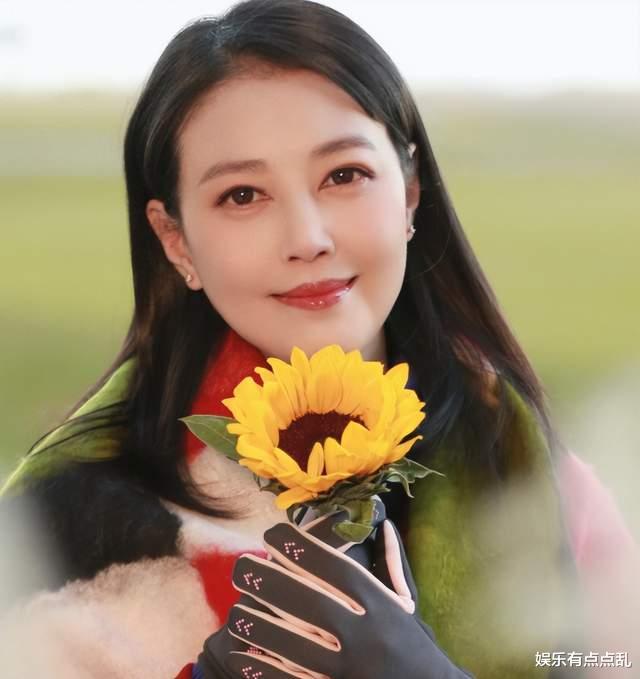 众星惋惜周海媚去世, 只有梁朝伟刘嘉玲说得一针见血