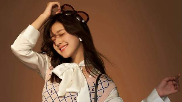 |赵露思恋爱风波升级！被扒出更多细节，多次同款同游还卡点暗号