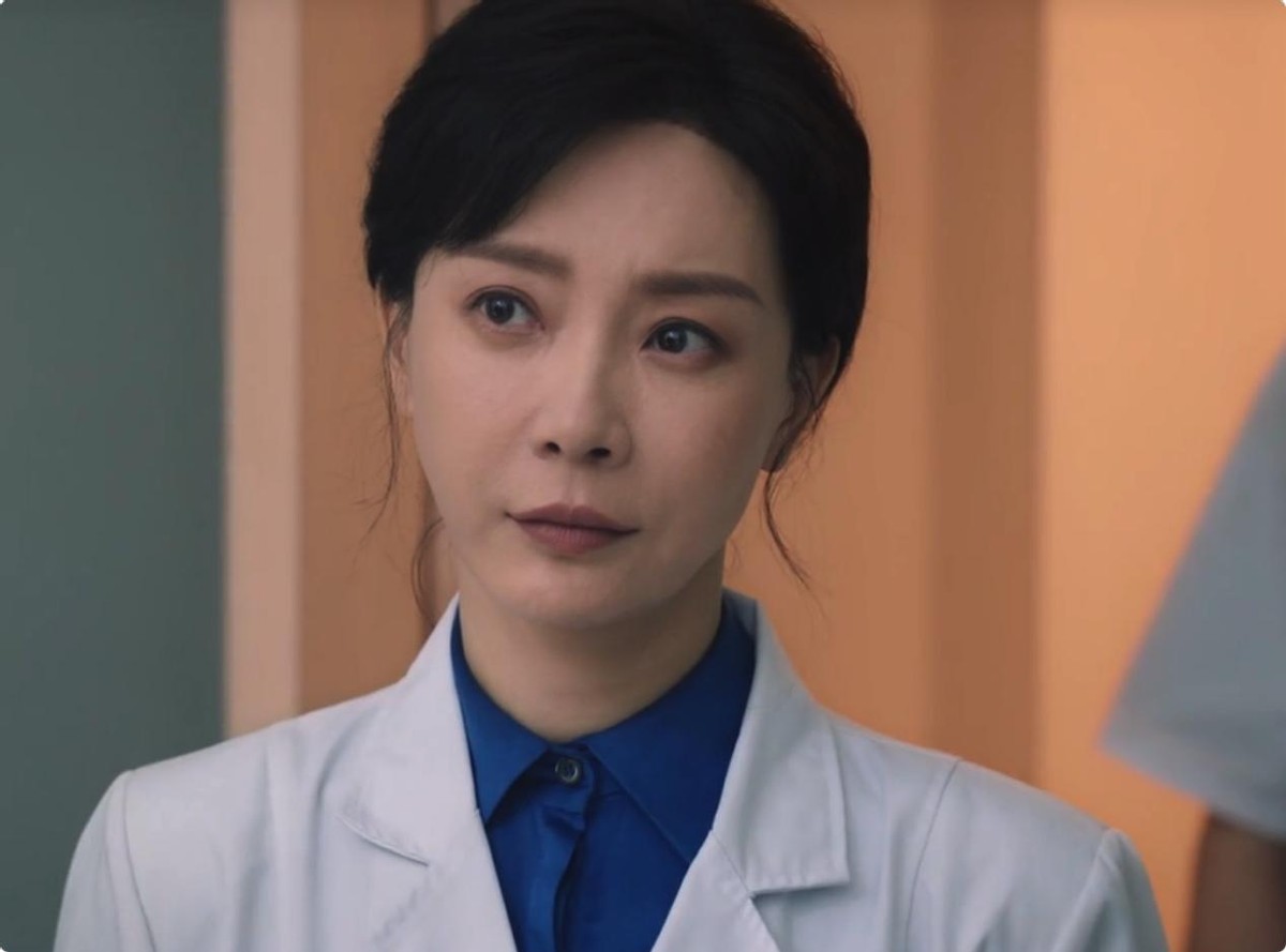 迟重瑞|微笑唇、肿胀苹果肌,《白色城堡》里最大败笔演员,让人看着难受