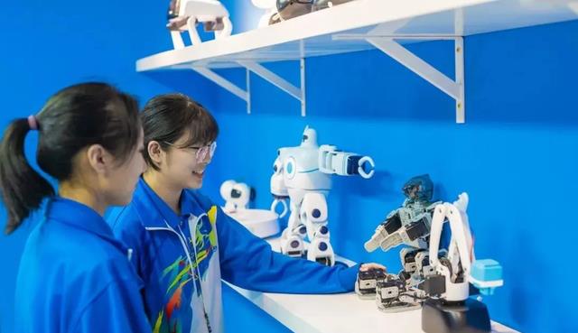 招聘|学文科没“钱”途?人工智能专业人才需求大,2.5万月薪很诱人