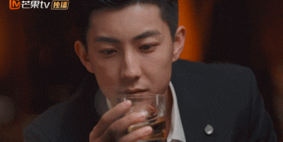 装装装,装够了没啊