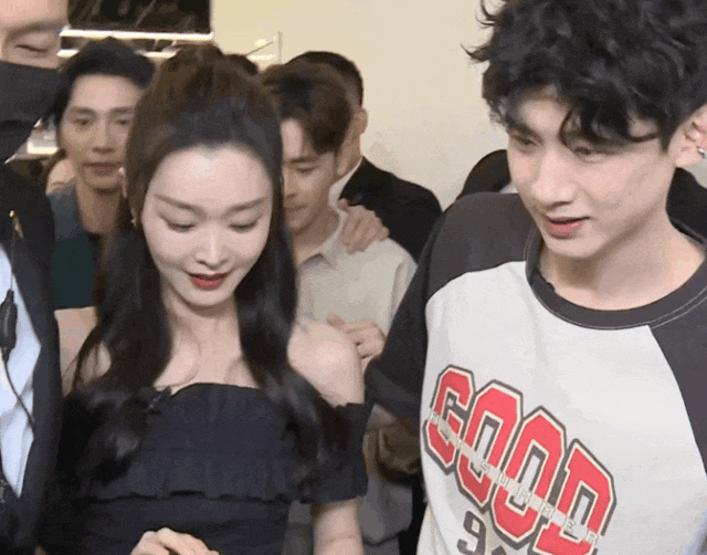 白敬亭宋轶已分手？男方行动早已说明一切，网友：该换新嫂子了！