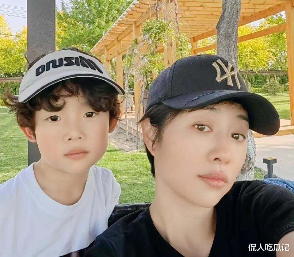 张龄心:谈了19年师生恋后,她从丁克一族变成贤妻良母,还是丈夫的御用女主角