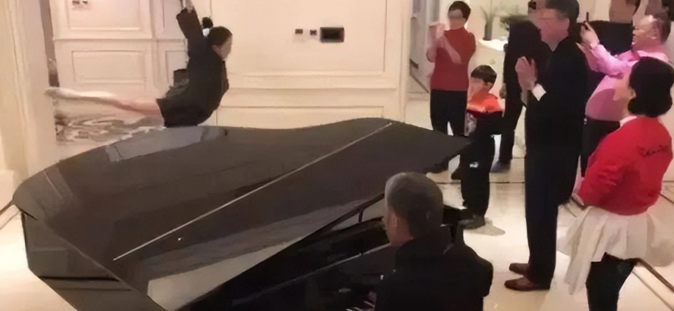 冯小刚直言:她太能装了,永远都不可能红,不可能拿奖!