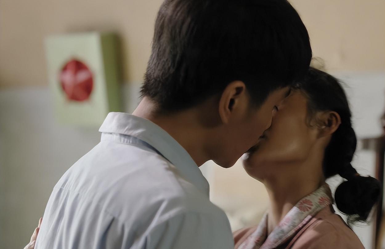 吻戏|《人生之路》因吻戏太多被投诉,网友怒骂很荒唐