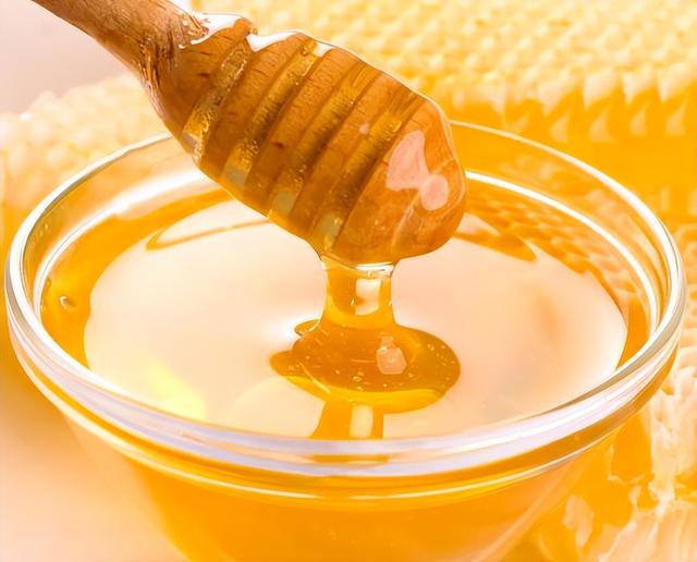 绝经|妇科主任:女人绝经后,5种食物敞开吃,有助补充雌激素、防早衰