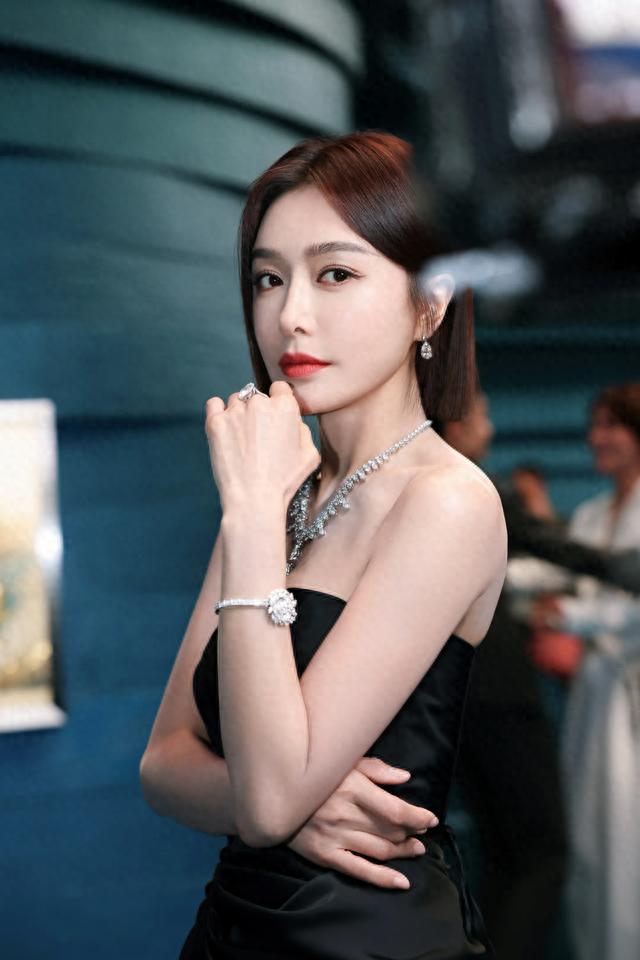 秦岚——又美又大