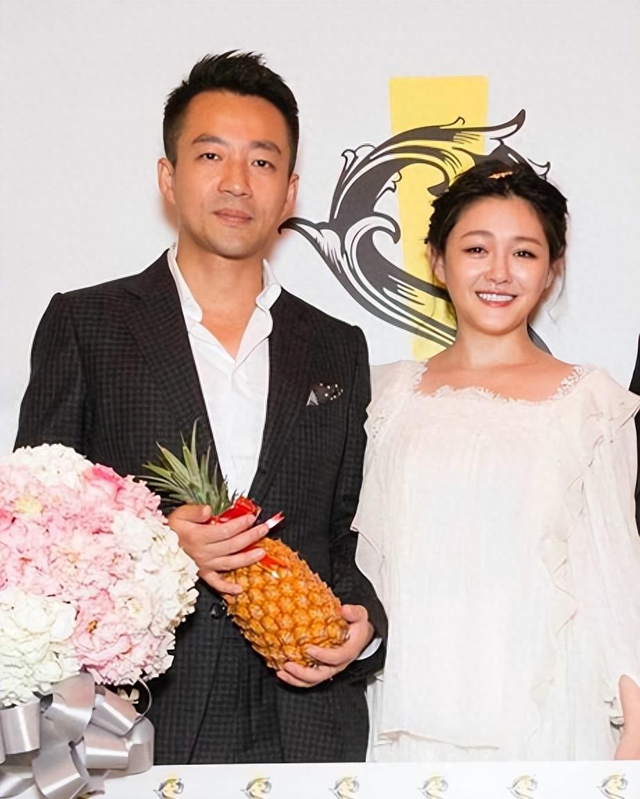 大S闪现台北街头,精心打扮仍难掩臃肿!网友感叹她终于下床了