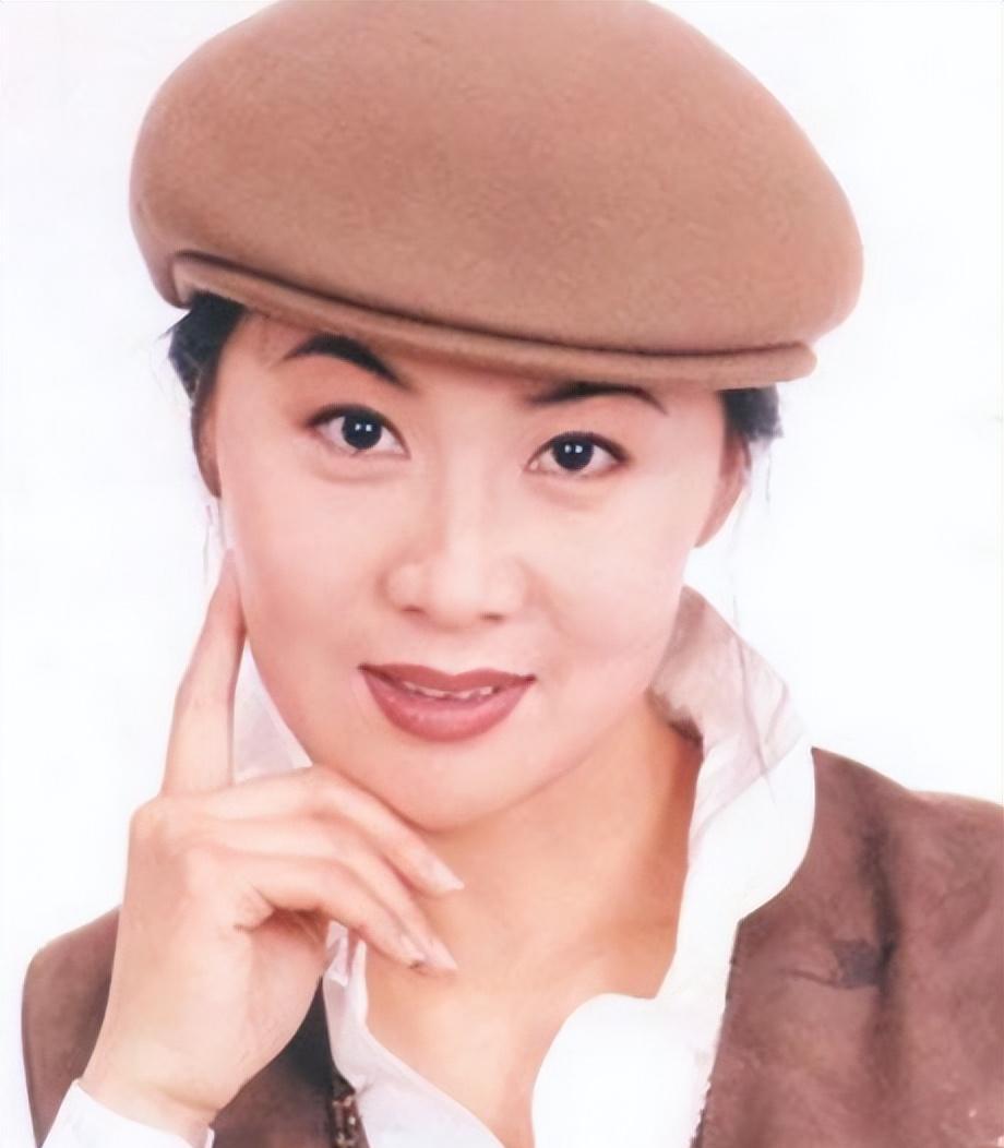 央视最美主持人去世！意外推错门遭受“折磨”19日，惨剧背后是警醒