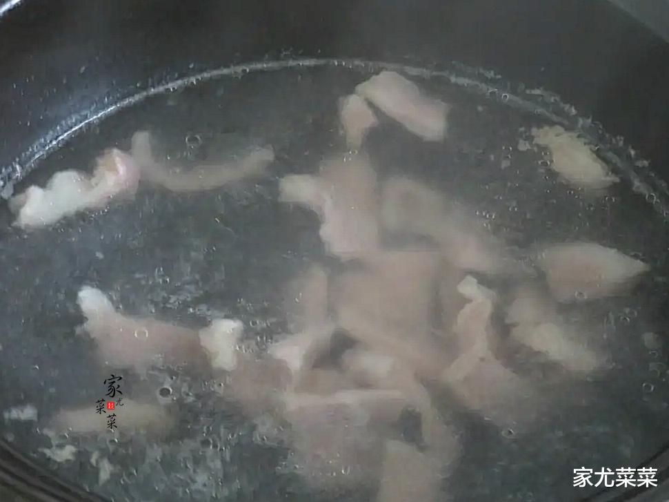 “夏天常喝此汤,不劳医生帮”,两天煲一次,解暑消热,睡得香