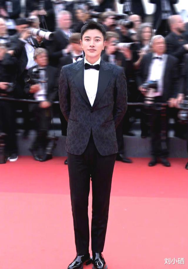 刘亦菲|贾乃亮法国逛街，清空LV店引老外注目，甜馨早已验证父亲实力