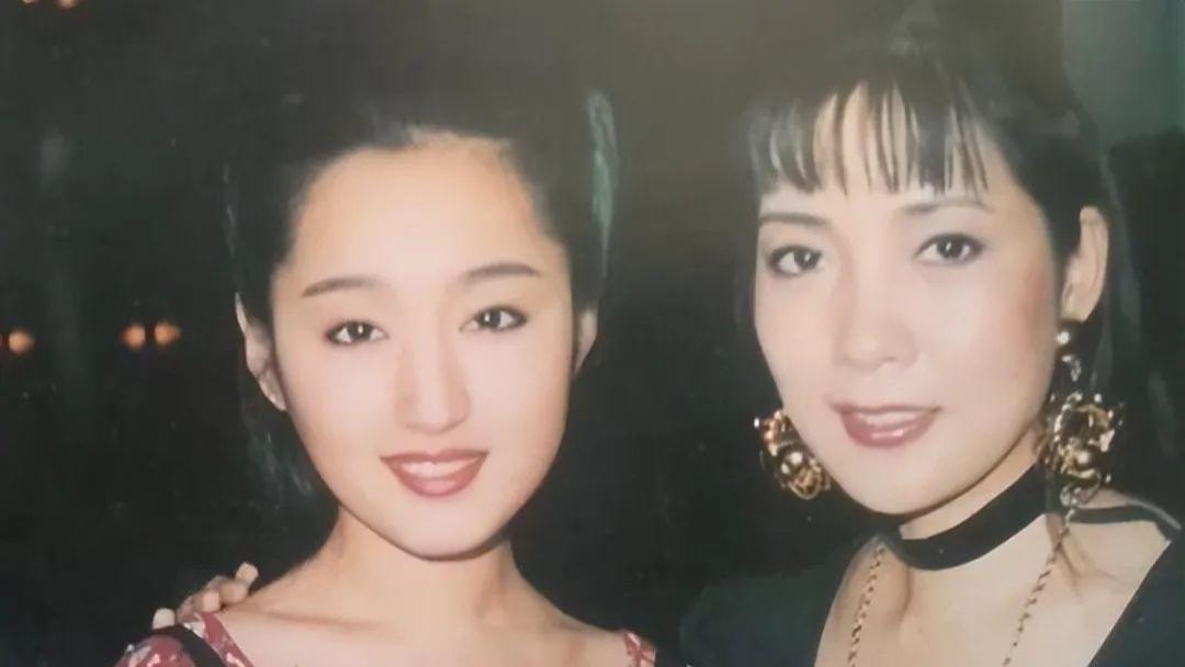 49岁的杨钰莹谈不结婚的原因，跟离婚后的张柏芝、董璇的态度相同