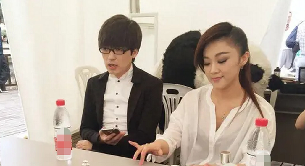 王小玮获一级演奏员，网友：正高级职称啊！和王小海复婚成谜案！