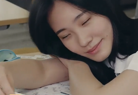 小S二女儿演唱会登台跳舞,穿搭不像15岁,与歌手互动不怯场