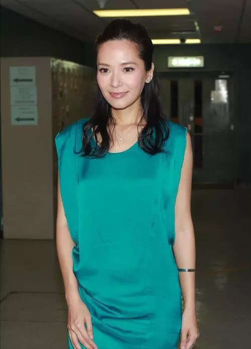 12年前，那个倒贴3套房嫁到河南农村的混血港姐郭羡妮，怎样了？