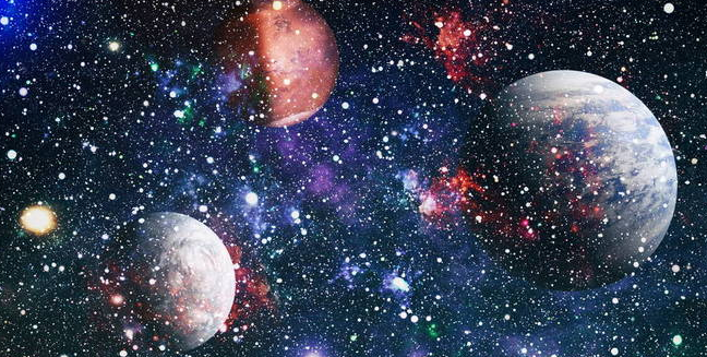 宇宙是由一种叫星系的天体组成的。在宇宙中,我们可以看到许多形状各异、大小不同的天体