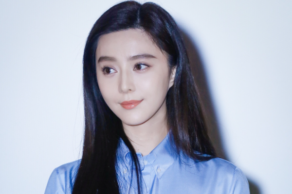 范冰冰|爽门事件再掀争议,郑疑似复出,是否能像范冰冰般重塑形象