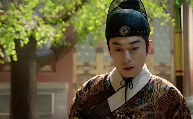 贼眉鼠眼、一脸“太监相”就别演帝王，天潢贵胄还是得看这3位！