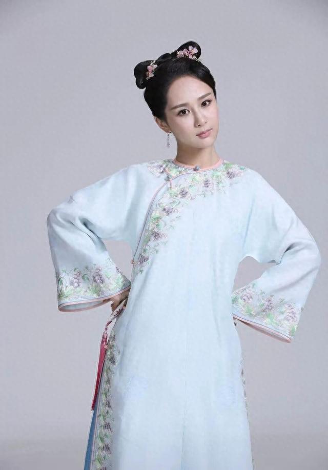 杨紫的无修定妆照让我明白：科技脸，真的不适合拍古装！