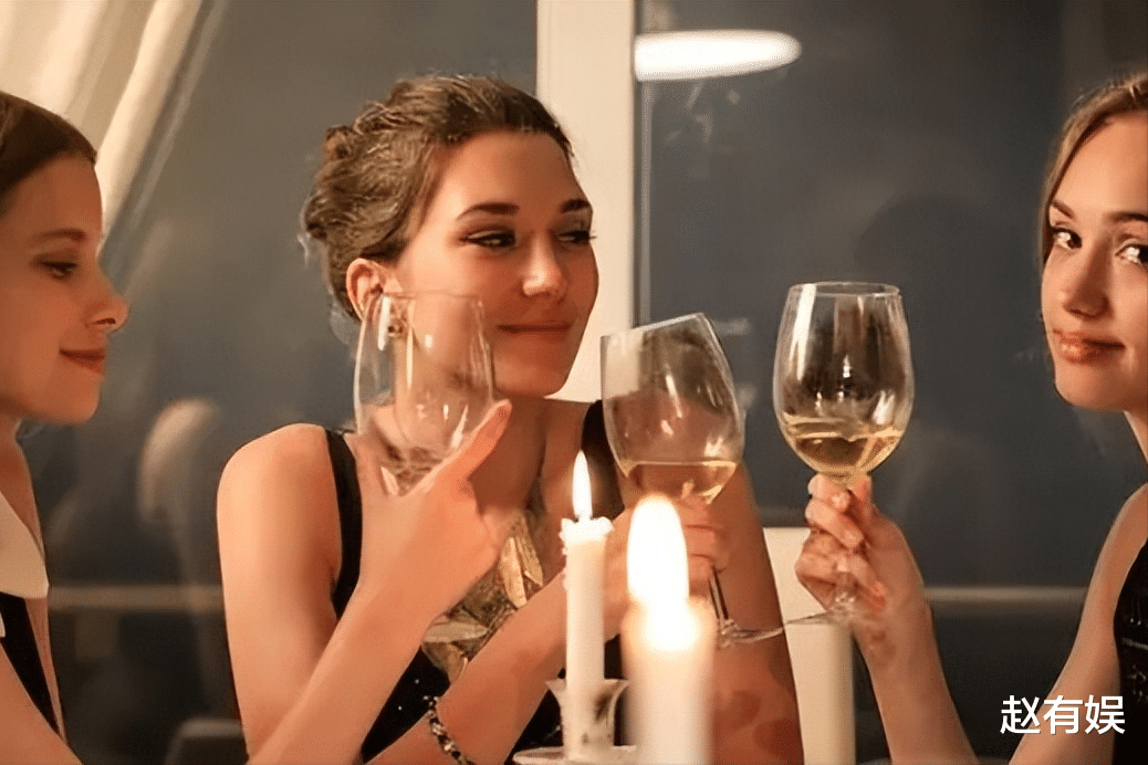 私生活混乱?这一次,再多的名和利都救不了39岁的雷佳音!