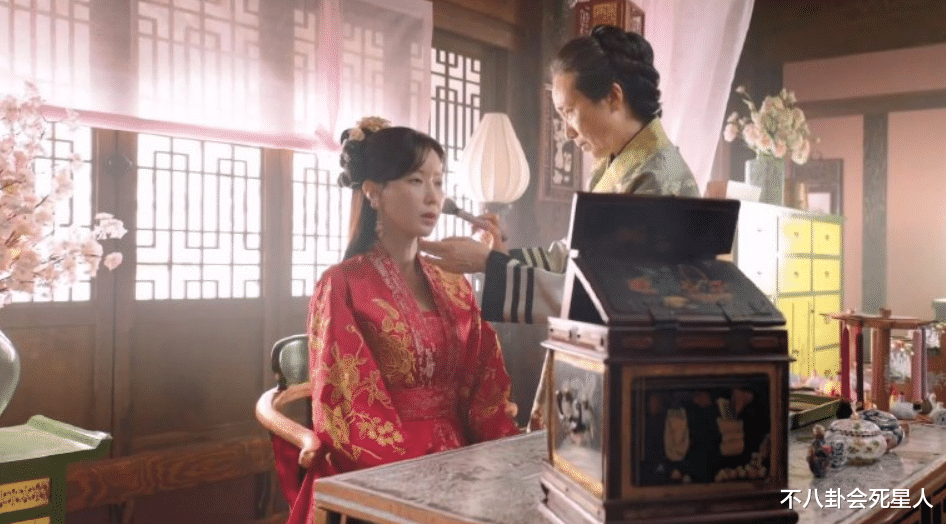短发 春联贴白色，丧事贴红囍，韩国影视剧，“偷”出了天大的笑话