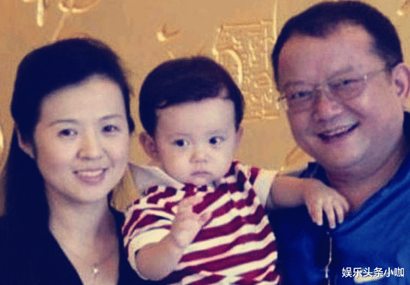 成方圆|60岁网恋得子，前顶流也够渣的！