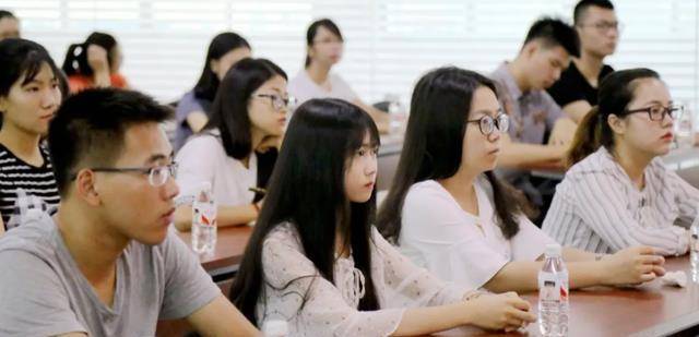 招聘|大专生“春天”来啦,“国家烟草”招聘正编,享受“五险二金”