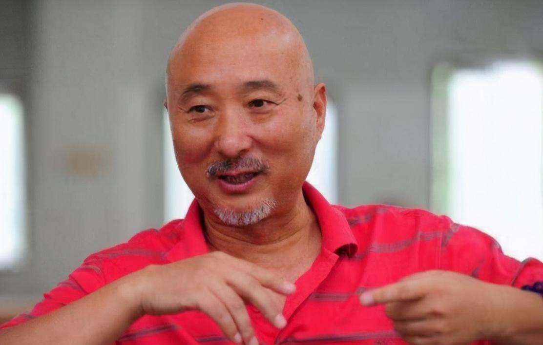 陈佩斯69岁坐拥北京万亩良田,催生得四个孙子孙女,网友:大智慧