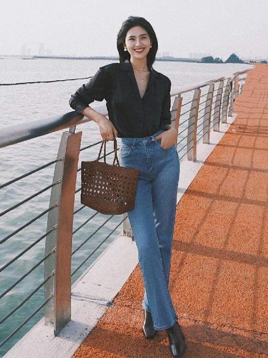 穿衣搭配|女人过了40岁，牢记穿衣“穿松不穿紧”，长裙、阔腿裤更简约洋气