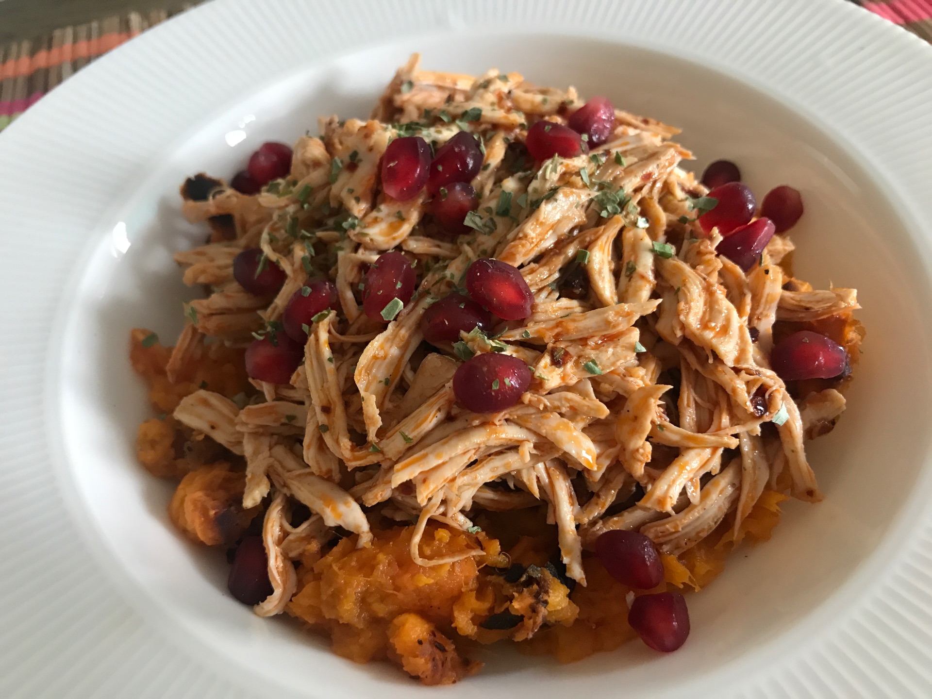 石榴|石榴的“死敌”，二者不能同食，吃了就是没病找病，禁忌要了解