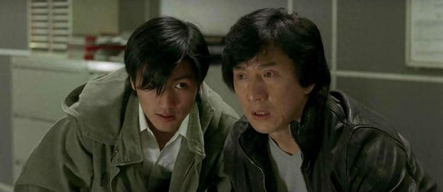 没想到是嘎子哥让警匪片获得新生,新电影一上映就获得一致好评