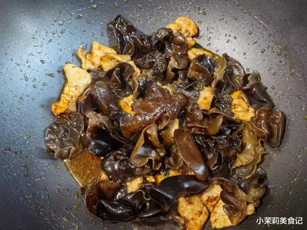 |一通便，二抗菌，三养肝，四护肤，钾和钙含量高，冬天使劲吃，鲜美可口正当季