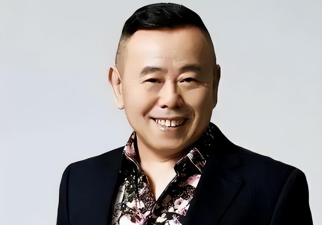 潘长江|大瓜！曝潘长江举家移民，戴名表独喝酒神情落寞，再现假酒风波