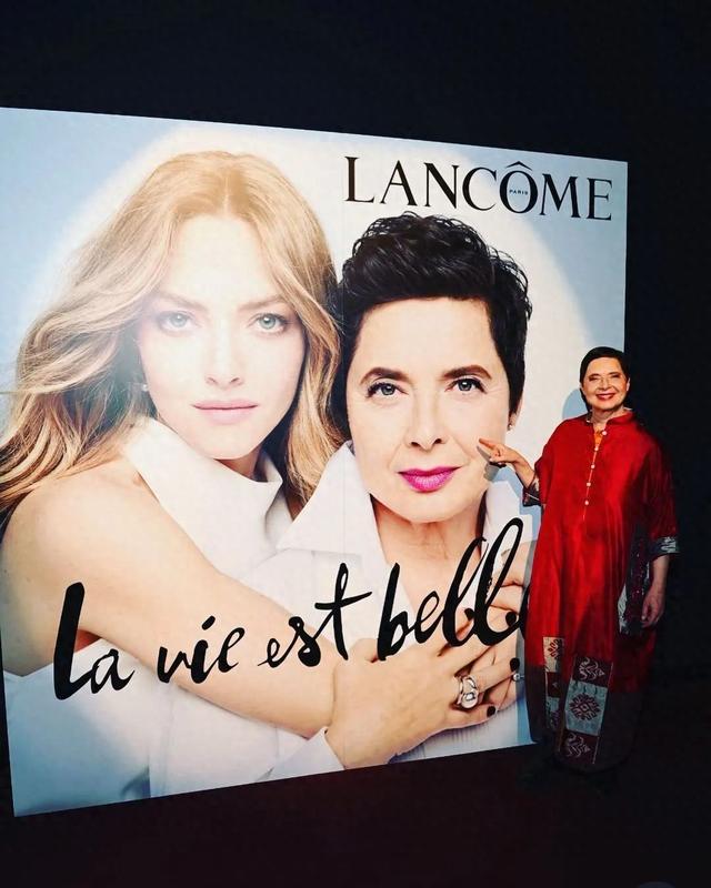 宇宙最美星二代:下海、退圈、养鸡