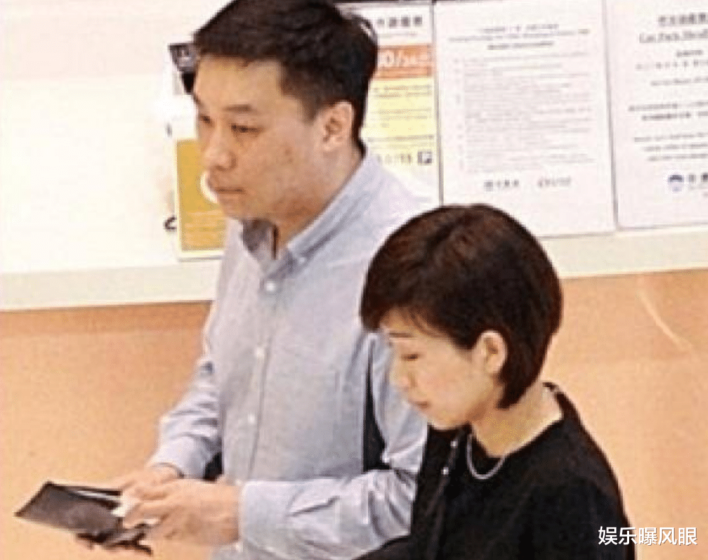 2天内2位港姐嫁入豪门!一个8年一个11年修成正果,男方背景强大