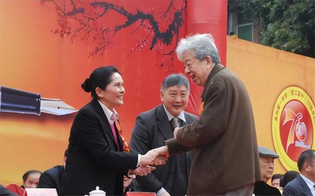 我国科学家李爱珍,07年当选美国院士,4次因年龄落选中科院院士