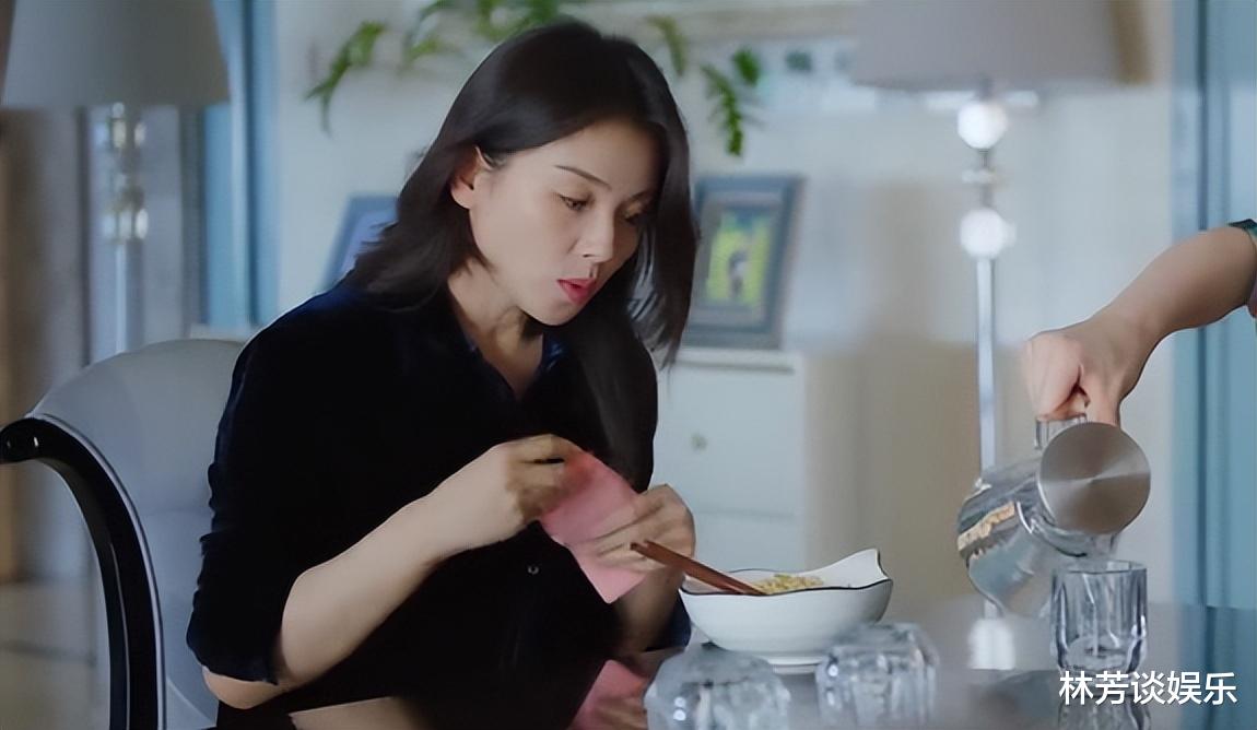 一个做作,一个双眼无神,两个人拉垮40集大剧,刘宇宁也救不了!