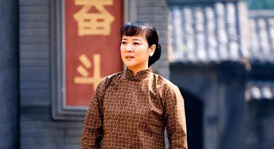 事实证明，“出轨惯犯”陈小艺，已经走上了一条“不归路”