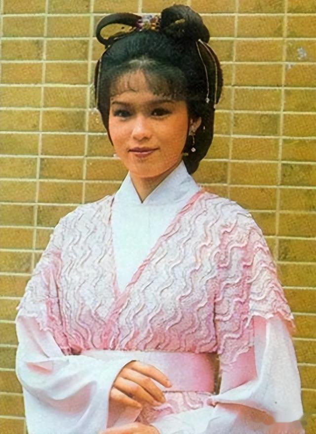 港媒曝黄日华求婚女神,妻子去世只有三年,说好的终生不娶呢?