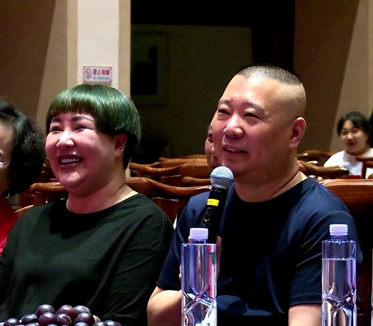 曝郭德纲父子疑闹翻!郭麒麟不再说相声,与后妈真实关系遭曝光