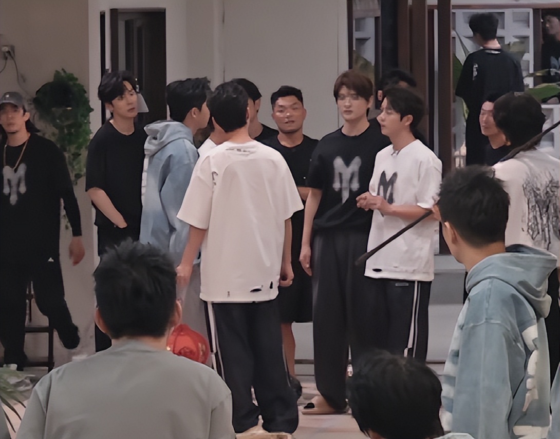 《披哥3》作精出动!目中无人被陈楚生怼,网友:这老子训儿子?