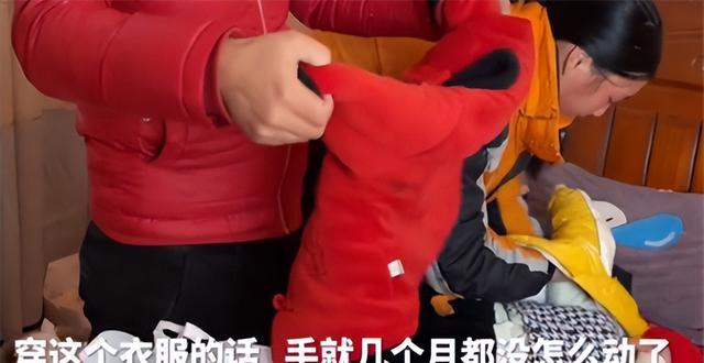 二胎|牛爱芳自曝儿子发育迟缓!11月还不会翻身、爬走,眼睛也疑似斜视