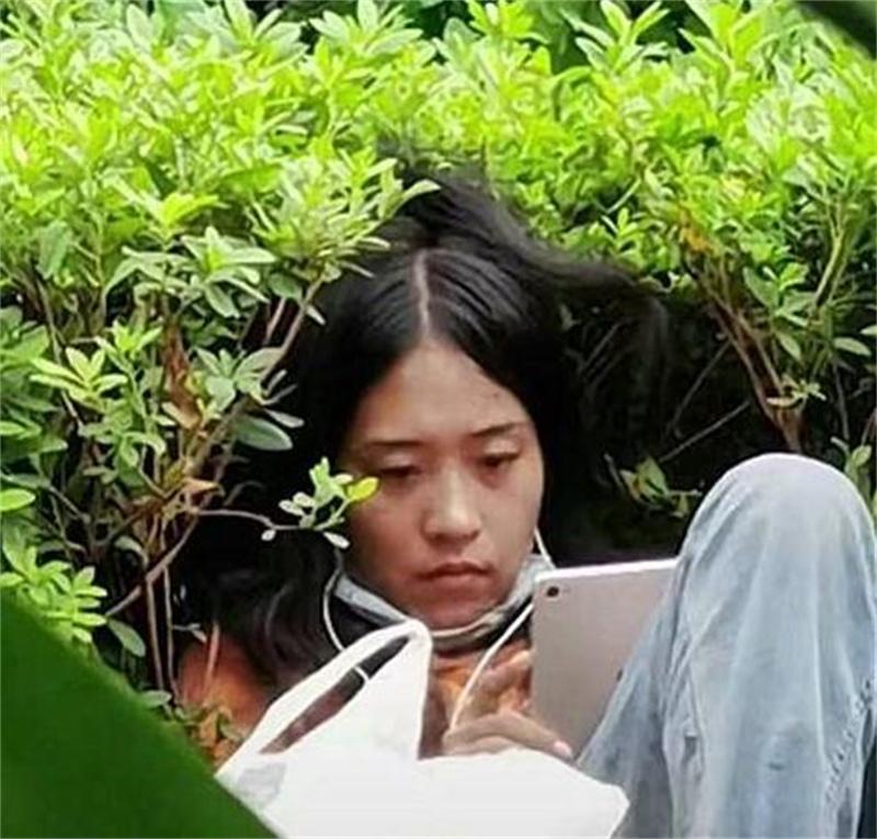 女孩|深圳流浪女:我本科毕业皮肤白皙,宁愿翻垃圾桶为生,也绝不上班